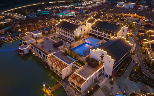 Wunvzhou Dreamless Lake Resort Hotel