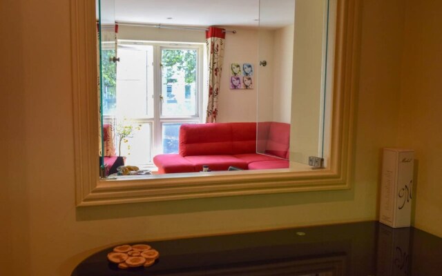 Vibrant 1 Bedroom Flat In Farringdon