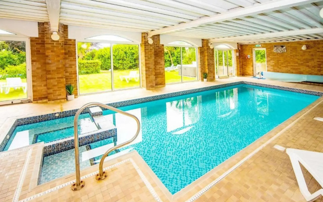 Crofton House Hotel