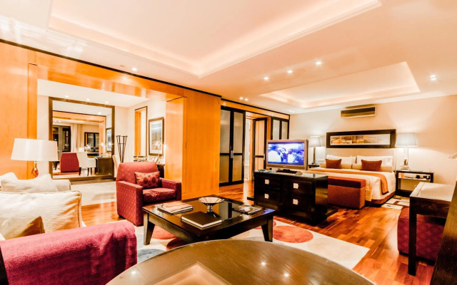 No5 Boutique Art Hotel by Mantis