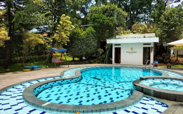 Rizen Premiere Hotel