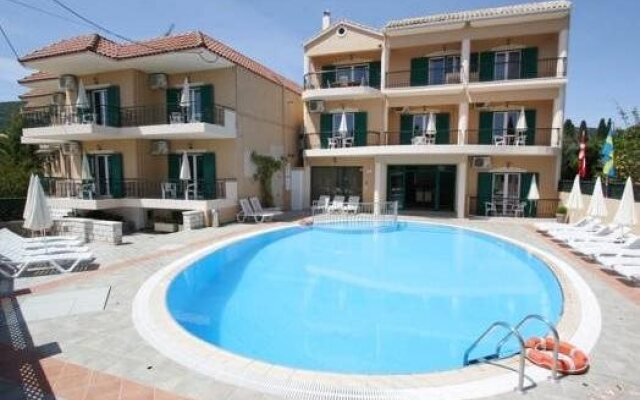 Konstantinos Hotel & Apartments