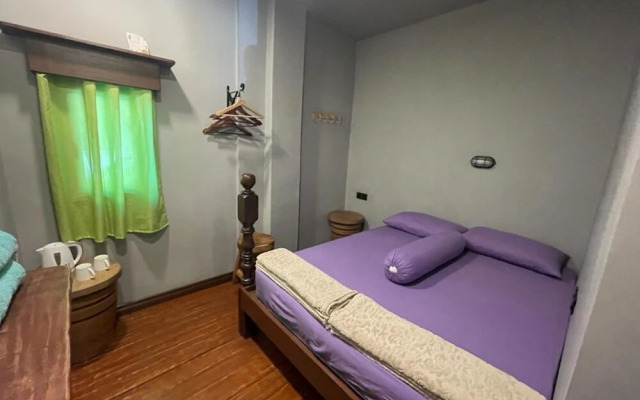 OYO 90368 Jono's Place Guesthouse