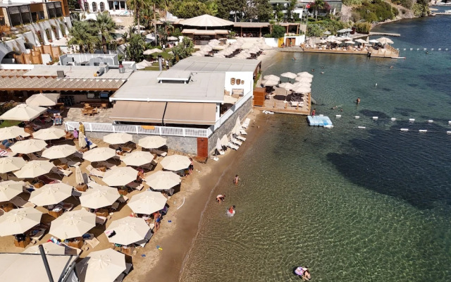 Farrys Boutique Hotel & Beach Club