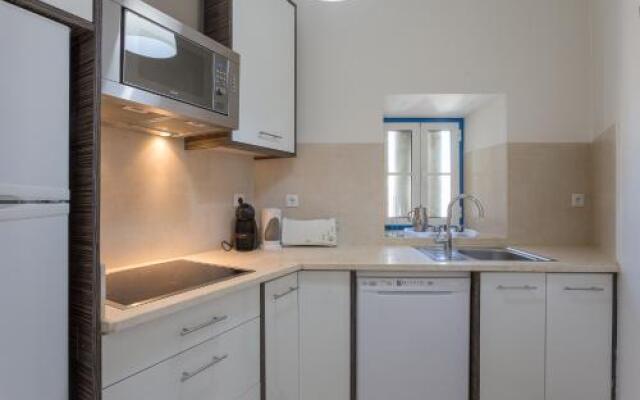 Lxroller Deluxe Mouraria Views