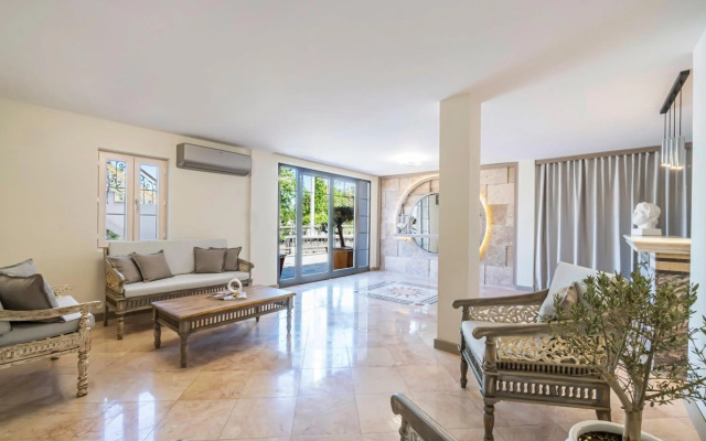 Elementa Boutique Hotel
