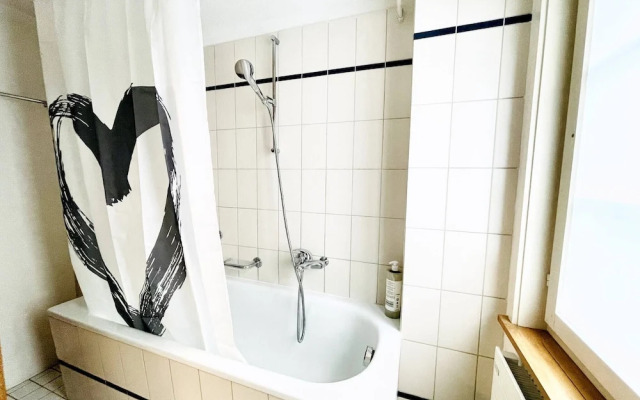 Beautiful Old Building Apartment In The Center