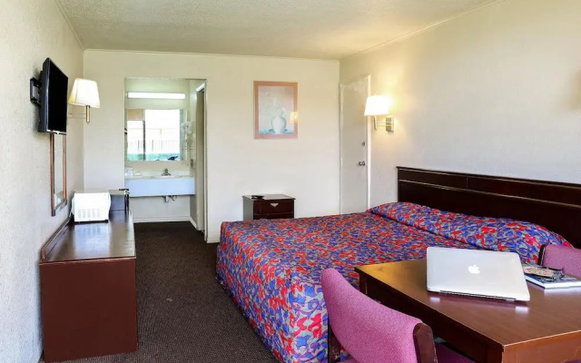SPRINGWOOD HOTEL, Opelika I-85 Columbus Pkwy