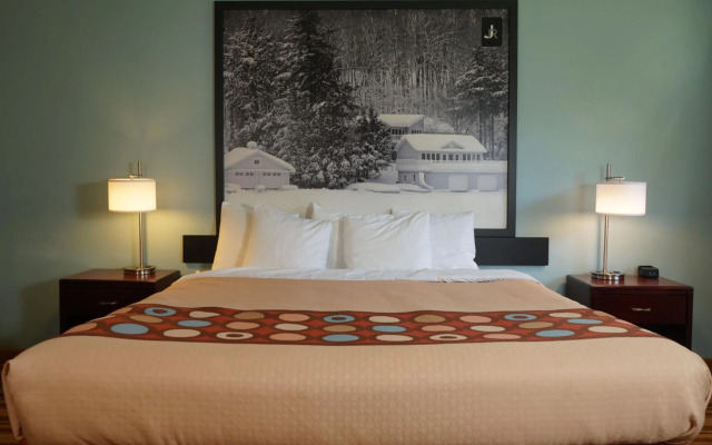 Jolly Roger Inn & Resort