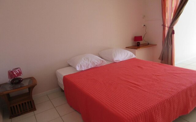 Studio in Le Gosier, With Enclosed Garden and Wifi - 280 m From the Be