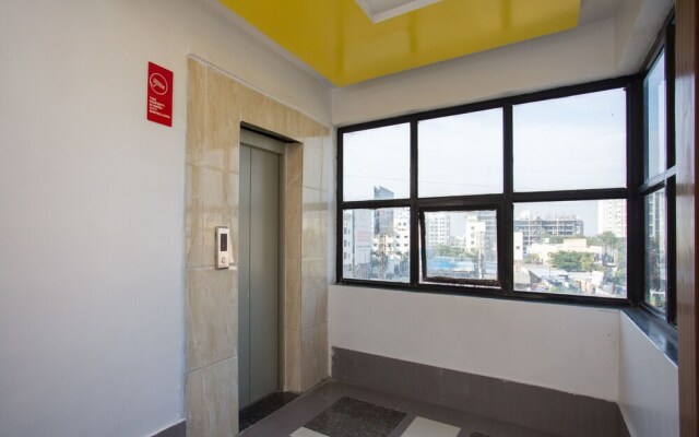 OYO 10679 Hotel Nanashree Executive