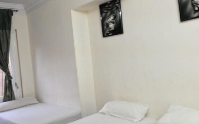 Diagonal Home