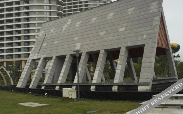 Penguin Holiday Hotel (Huidong Ocean Park)