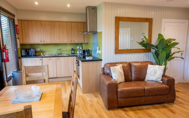 Birch 18 With Hot Tub, Newton Stewart