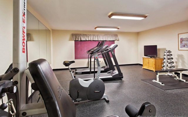 Country Inn & Suites by Radisson, Dubuque, IA