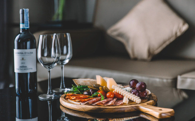Adelphi Suites Bangkok