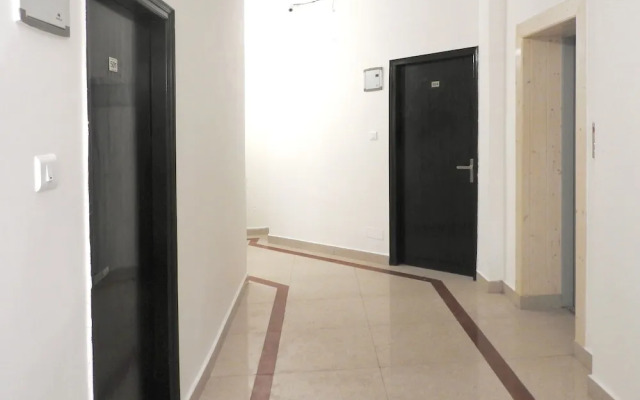 Flagship 8421 Hotel Seven Hills