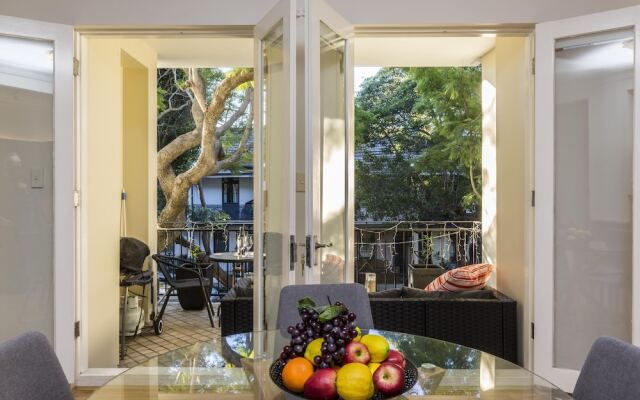 Redfern 2 Bedroom 2 Bathroom Apt With Netflix