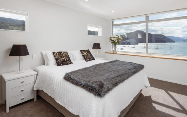 Oxleys Penthouse 506