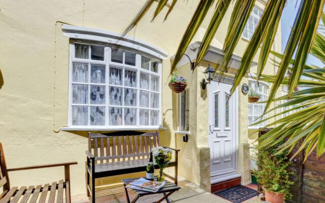 Holiday Home Quay Cottage