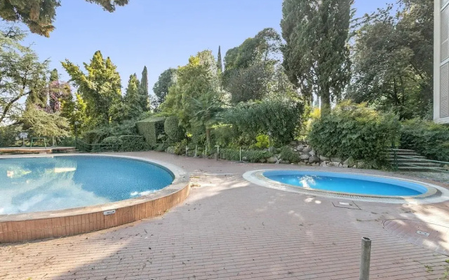 Sonia Sweet Love With Shared Pool