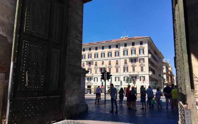 900 Piazza del Popolo