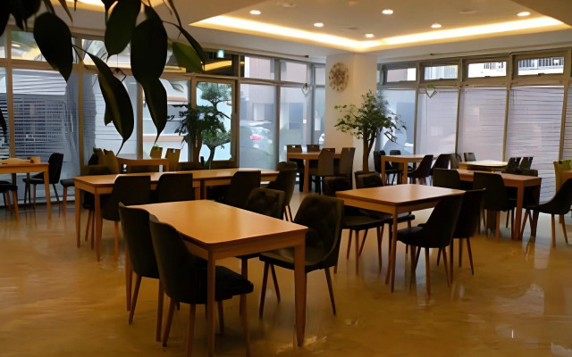 A-One Hotel
