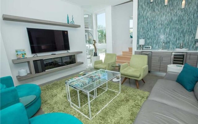 Seabreeze 5 Bedroom Home by RedAwning