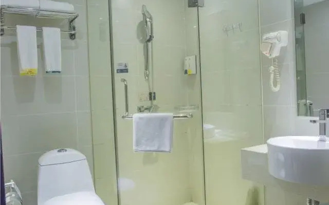 City Comfort Inn Hotel (Fangchenggang Xinggang Avenue)