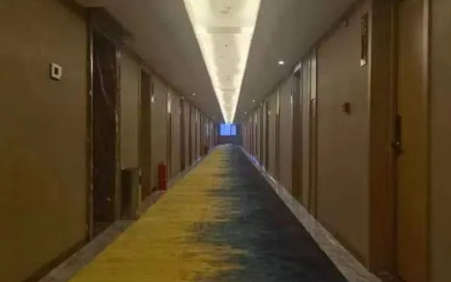 Qian'an Jiurun Tangquan Hotel