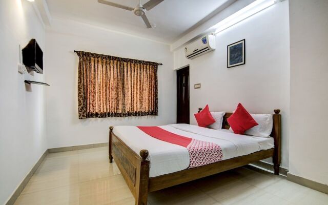 OYO 24044 Appledoor Service Apartment