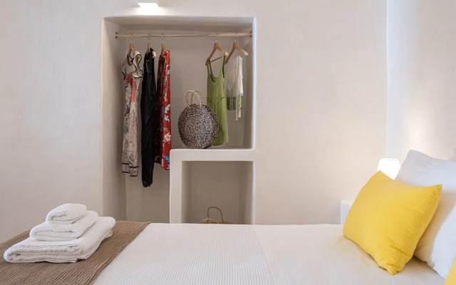 White Orchid Cave House & Studio