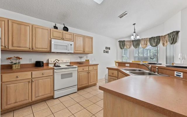 4676 Cumbrian Lakes dr