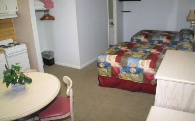 Beach House Inn and Suites
