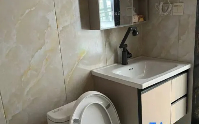 Shanghai Fengxiang Business Hotel