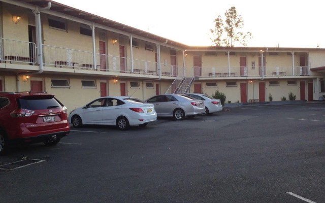 Riverview Motor Inn