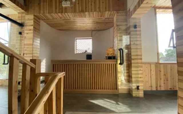 Menghui Furong Designer Hotel (Furongzhen Waterfall Branch)