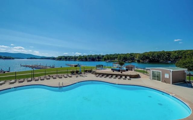 Beach + Pool Access: Smith Mountain Lake Getaway!