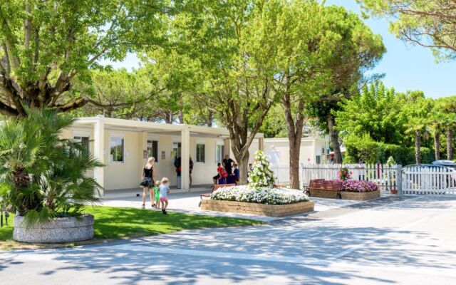 Residence Village (CLL240)