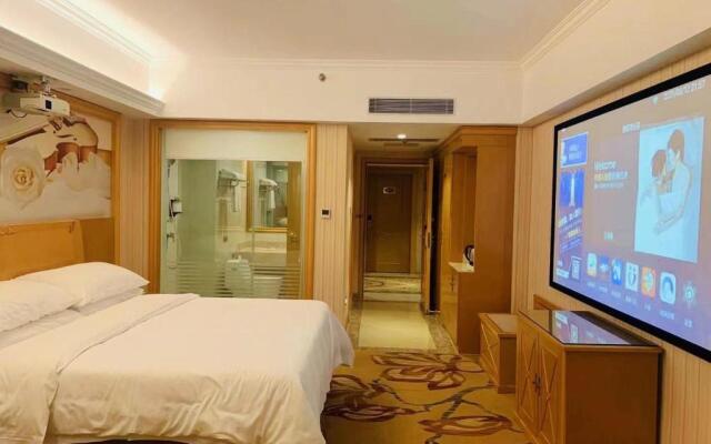 Vienna Hotel Guangzhou Huadu Sunac Wanda Furong