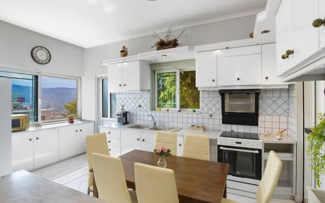 Superior Apartment - Overlooking Chania-with Pool