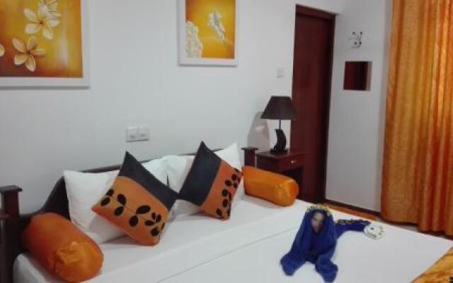 Aura Beach Villa Aluthgama