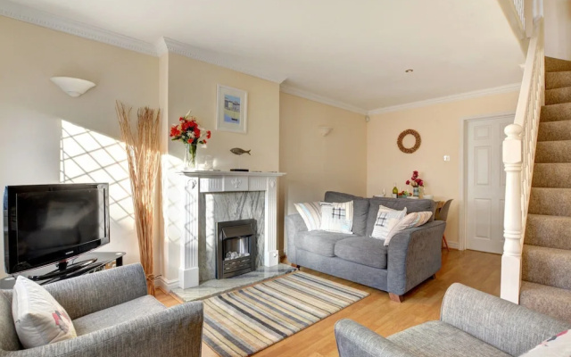 Modern Holiday Home in Padstow With Private Garden