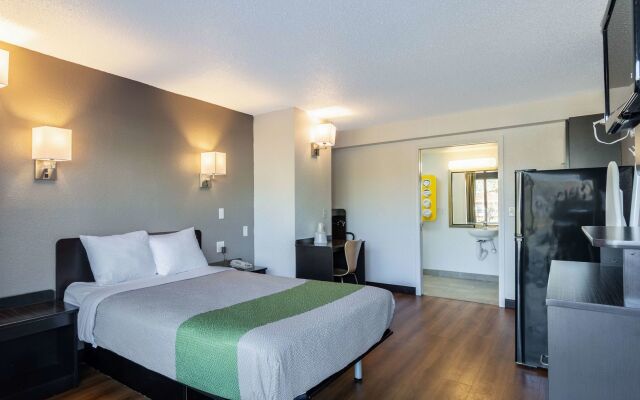 Studio 6 Little Rock, AR - West