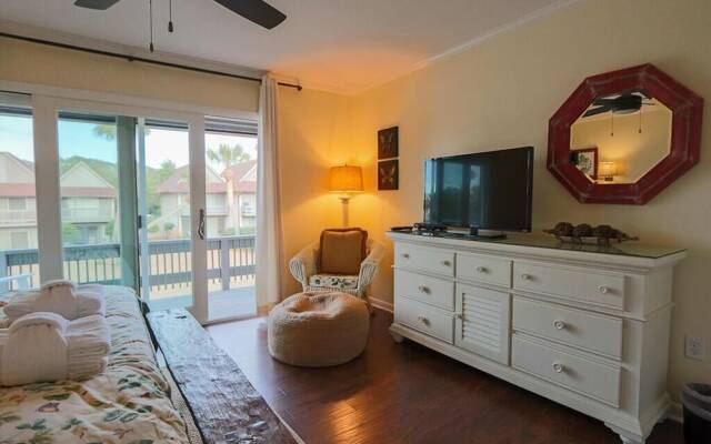 Newly Remodeled Two-story Condo w/ Wifi - Steps From Beach & Dining