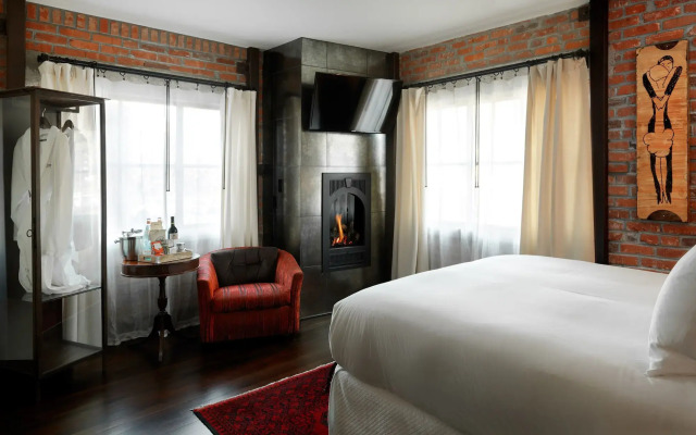 Granada Hotel & Bistro