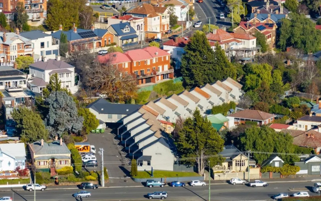 Elphin Villas Serviced Apartments & Motel Suites