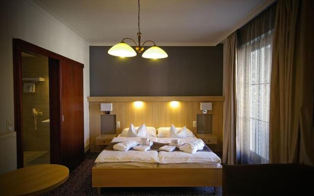 Xavin Hotel