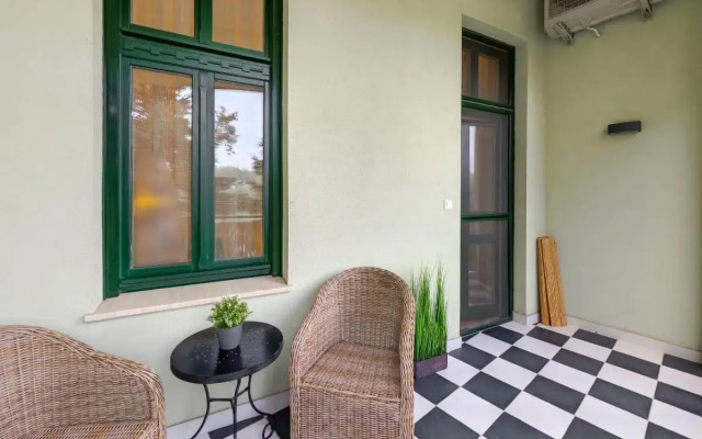 Romantic riverview bestern