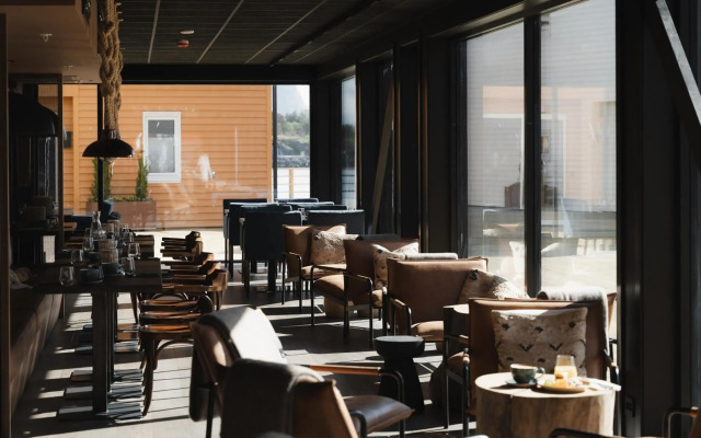 Henningsvaer Bryggehotell By Classic Norway Hotels